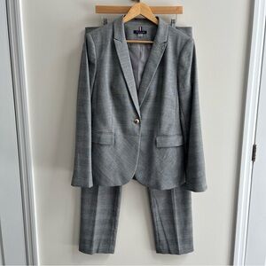 Tommy Hilfiger NWOT $250 Women’s Gray Glen Plaid Single Button 2pc Pants Suit 12